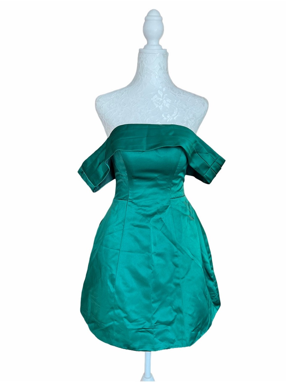 Emerald Green Off-the-Shoulder Satin Cocktail Dress Size 0 prom, wedding guest - Picture 2 of 8